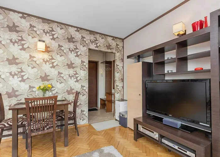 Comfortable With Balcony Located 600 M From The By Rent Like Apartamento Gdynia